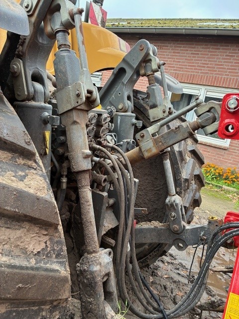 Challenger MT765B rupstractor + rtk gps -