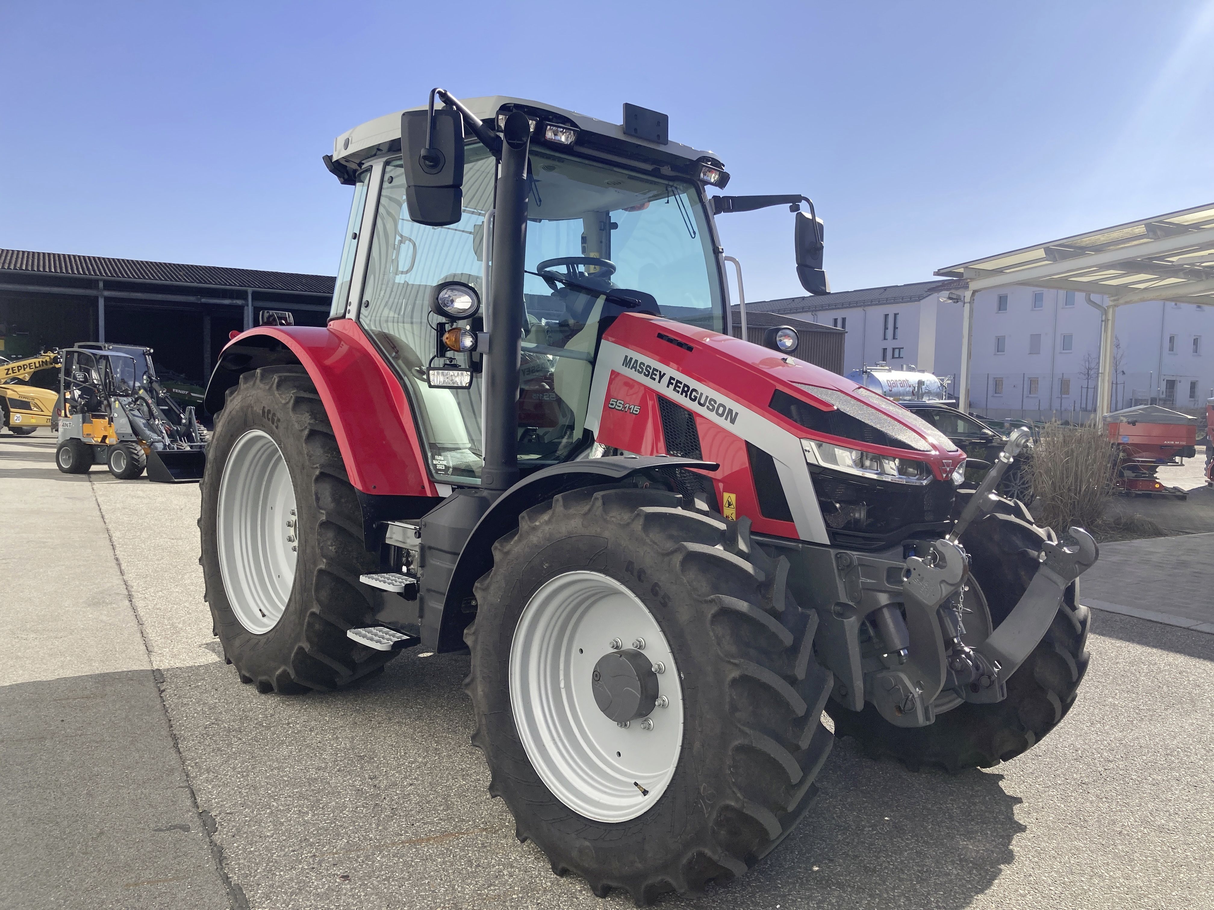 MF 5S.115 Dyna-4 EFFICIENT