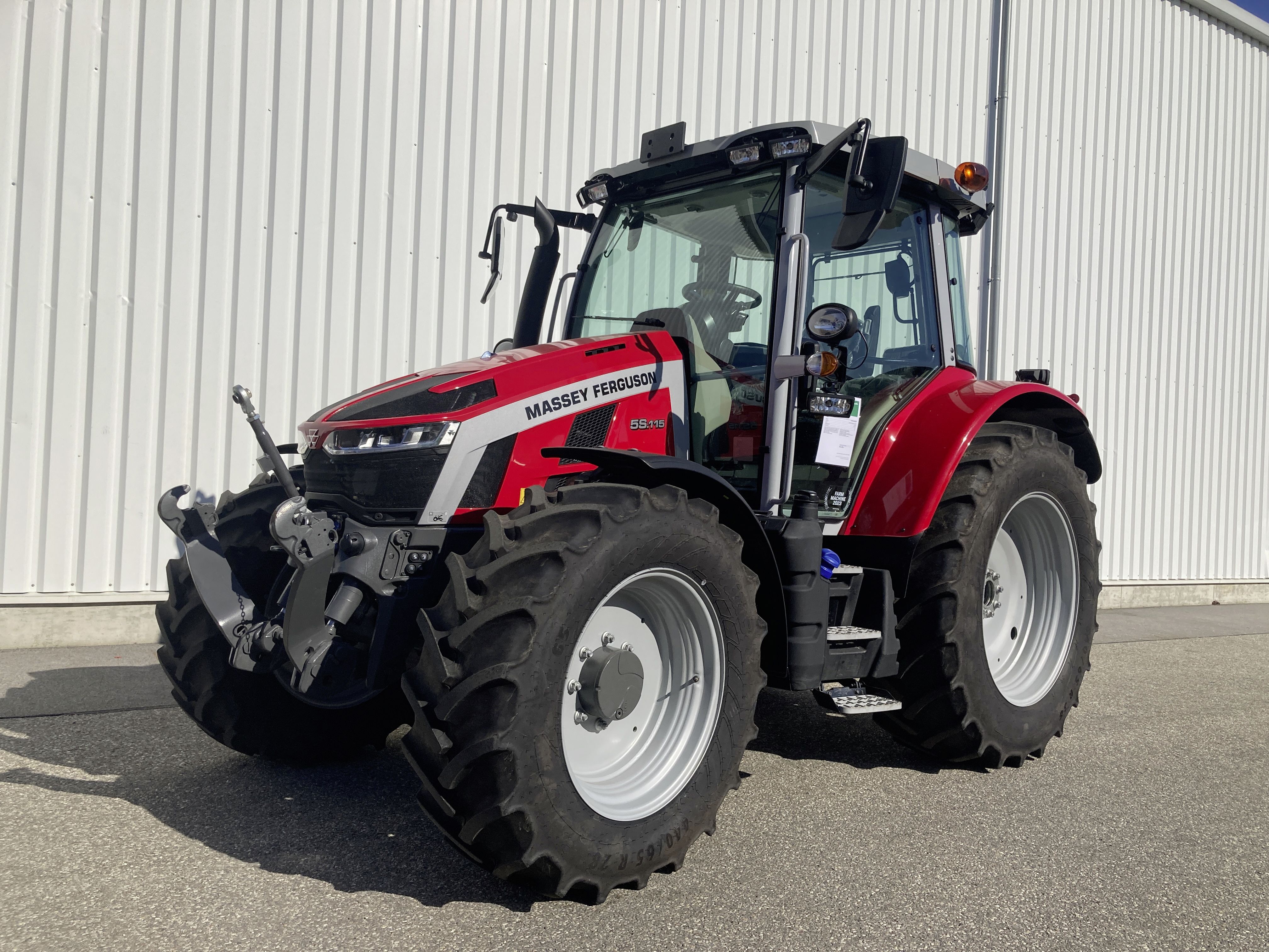 MF 5S.115 Dyna-4 EFFICIENT